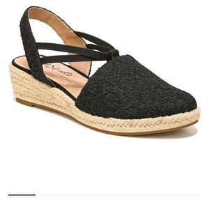 NWT LifeStride Women’s Katrina 2 Slip-On Espadrilles Black Floral Fabric 9 1/2 M